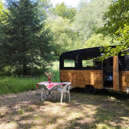 La Caravane Nature Saint-Julien-le-Petit Dış mekan fotoğraf
